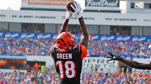 A.J. Green makes 14-yard touchdown catch with outstretched arms