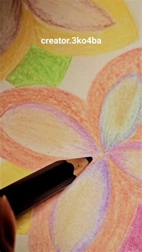 #色鉛筆画 #タイムラプス描画 #イラストメイキング動画 #アナログイラストメイキング #グラデーション #塗り方 #グラデーション 完成品はインスタ:creator.3ko4ba