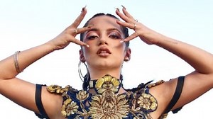 Isabela Merced se une al cantante ayacuchano Kayfex para lanzar su tema "Agonía", un tributo al Perú