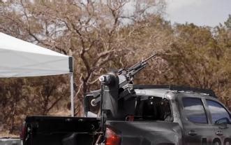 AI驱动的自主反无人机武器站，单次拦截成本将至10 美元