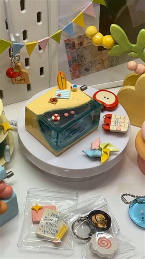 画像 gazōo studio/ art studio | making another clay music box🏄🏖️🐟🍉 tried combining clay and resin like this for the first time- and it’s far from perfect. there’s a crack,... | Instagram