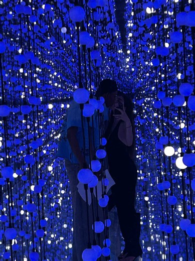 Bubble Planet Experience Los Angeles museum datenight