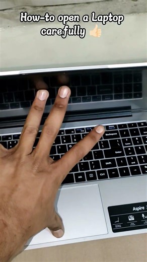 How-to open a laptop carefully 👍🏻