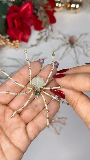 Erin on Instagram: "Beaded Spider Tutorial by @danslelakehouse Like I needed something to distract me from all my chores! Thanks a lot, Tanya 😂🫶🏻🕷️🕸️ Seriously, these fancy spiders are such a perfect addition to my vintage/antique chic tree decor! They’re great for Christmas trees but I’ll definitely be keeping these beauties out year round for plant ornaments! The supplies is inexpensive and minimal- most of which I already had on hand. This project gave me an opportunity to use beads I’ve