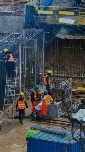 EOL Intérim on Instagram: "Votre expérience mérite un CDI. Eol Intérim recrute 2 conducteurs de travaux en CDI, secteur Caen. 🔹 Profil recherché • Minimum 5 ans d’expérience en conduite de travaux • Pilotage de chantiers, coordination des équipes, respect des délais • Autonomie, rigueur, sens des responsabilités 🔹 Ce qu’on vous propose • Un CDI • Un poste basé à Caen • Une prise de poste rapide 👉 Intéressé(e) ou besoin d’info ? 📧 caen@eol-interim.com 📞 02 31 84 71 25 📩 Ou en message privé