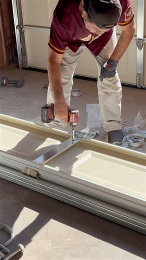 51K views · 492 reactions | Como instalar puerta de garage | Haslo tu mismo en construcción | Facebook