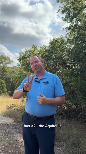 AquiFacts with Brent! 💧 Ever wonder what makes the Edwards Aquifer so unique? Brent is here to share three fascinating facts: 1️⃣ It’s very big - spanning a substantial area from almost to Mexico all the way up to Austin covering over 180 miles long and 5 to 40 miles wide. 2️⃣ Its name comes from the Edwards Limestone, which is a unique and fascinating geologic feature that you can find exposed at land surface in the Recharge Zone. 3️⃣ The Field Research Park is optimally situated on the Rechar