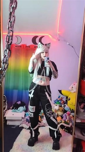 Vibe with Loona 🔥🤍 #cosplay #gothclub #loonacosplay