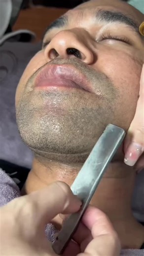 Discover the Dual Engine Razor for Effortless Grooming