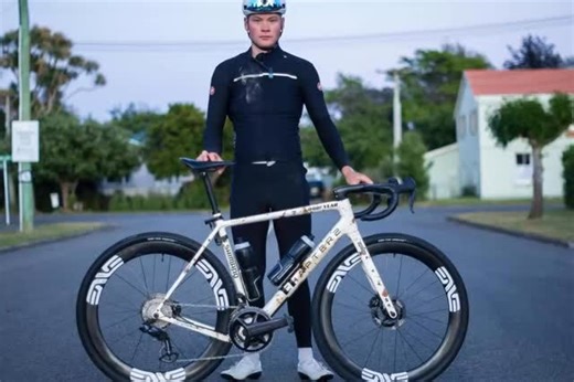 @calebbottcher closes out his 2025 season onboard the KAHA with an impressive 3rd place at Edition Zero Gravel in 🇳🇿. He had stiff competition from @camjonesnz and @jeremypresbury . 248km in 7:31:41 is not for the faint hearted especially when there’s 3,500m of ascent. | CHAPTER2 Bikes