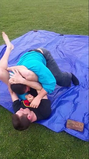 Grappling challenge bjj triangle choke hold finish