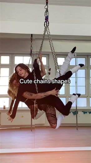 Chains doubles #aerialchains #chainsdouble #spinnningshapes #aerialdoubles #chains
