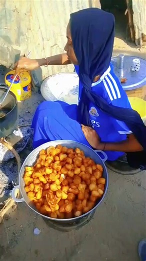 Vidéos de Sow STARA (@sow.stara) avec son original - LĪÑÕ LYRICS ✪