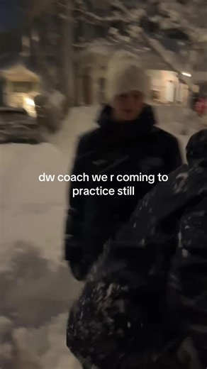 @therealchlois | Coach