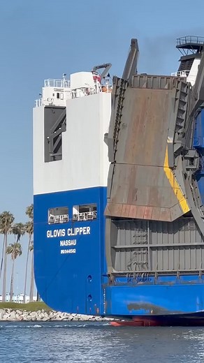 This 12-Year-Old Vehicle Carrier Ship, Glovis Clipper. Sails Under The Flag Of The Bahamas. #vessel #viralreelsシ #viralvideoシ #ship #Seafarer | Akparawa Sunny Tom