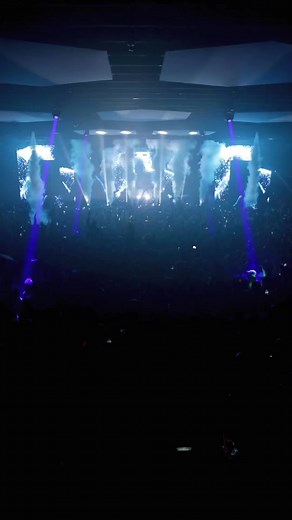 Electrifying Laser Light Show at Echostage rave event