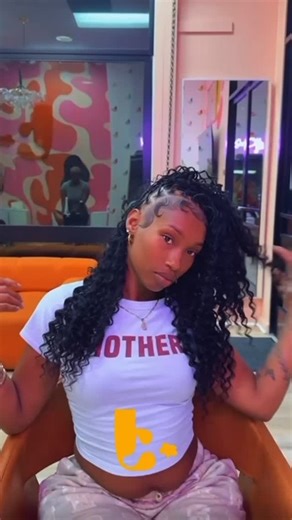 The crochet style everyone’s asking for right now! 💛✨ HAIR: HH CROCHET BRAID DEEP 18” (5 PACKS USED) COLOR: 1B Find our Human Hair Crochet at your local beauty supply stores or online shops like ebonyline.com! ✨ https://ebonyline.com/collections/hair-wigs-new-arrivals/products/zury-sis-hollywood-feather-crochet-braid-deep-14-18-100-remy-human-hair #zuryhair #zuryhollywood #humanhaircrochet #crochetstyle #protectivestyle #crochetbraid #feathercrochet #hairinspo #fyp #explore | Zury Hollywood