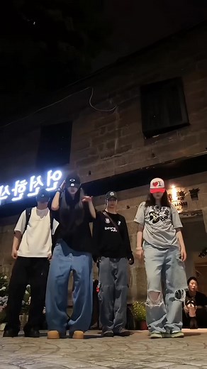 896K views · 38K reactions |  #和你姐妹一起拍 #dancechallenge #dance #fyp | 陈图子 | Facebook