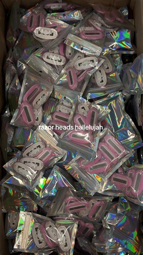 Razor heads are cominggggg✨🙏🏼 who needs their refills?🙌🏼 #refill #razor