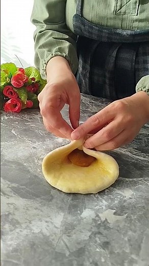 Small sweet bread #homemadebread #sweetbread #recipe #minibread #shorts #easy bread #fig bread