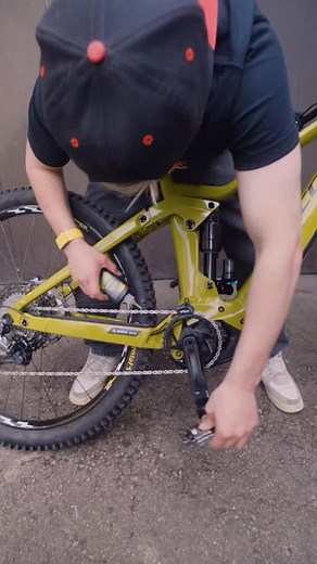 9.2K views · 1.7K reactions | The e-bike chain hack no one tells you about藍 go try it out! #mountainbike #ebike #bici | Elias Schwärzler | Facebook