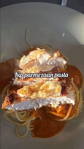 Crunchy kip met parmezaan en pasta
