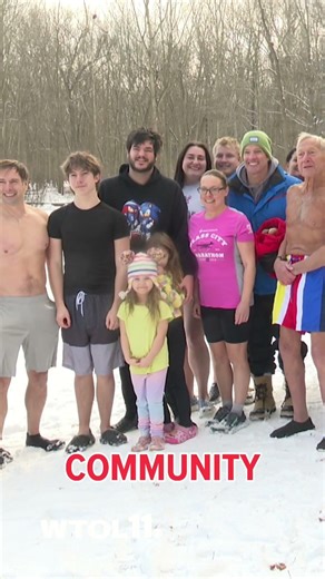 Springfield Splash participants brave cold for New Year's tradition