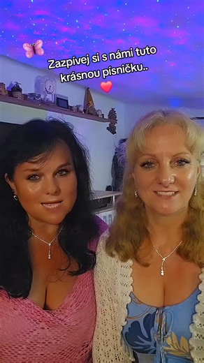 Zazpívej si s námi tuto krásnou písničku "Když jsem já sloužil".. Všem moc děkujeme za sledování, komentáře, like, sdílení..Moc si toho se sestřičkou vážíme.. Léňa a Móňa.. #Holky z Krkonoš ⚘️❤️⚘️ #Love #duo #foryoupage❤️❤️ #videoviral #protebe #romantika #procreate#z lásky #Zpívání jen tak pro radost ❤️#family#sestra #relax# Hudba #zpěv #lidové pisnčky #foryou ##folow #video#Léňa Farská Medková #Monika Rezleorová #cz #🇨🇿 #thankyou | Léňa Farská Medková