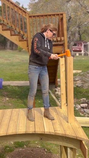 It’s time to go vertical! #deckrailing | Wilker Do's