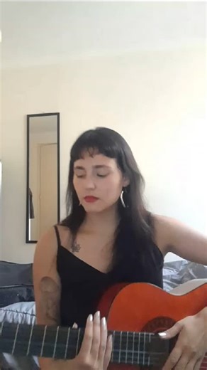 🎇🌌🌄🎆 on Instagram: "Aunque sé - Luz Eliana 🐚💔 amo mucho esta cancioncita y por fin me di el tiempo para sacarla (: (hubiera querido subir la canción completa pero me equivoqué y no tuve paciencia para seguir grabando jijii)"