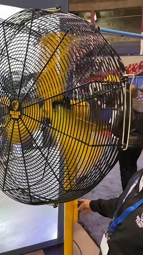 Do you think Avery has what it takes to become a model 👀...#rustvalleyrestorers #rustvalley #rustbros #classiccars #mikehall #restoration #funny #weekend #netflix #historychannel #averysh | Rust World