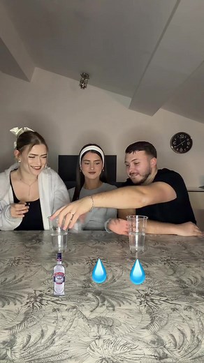 Qui aura le verre piégé ? #u#undercoverf#fypp#potej#jeu | undercover players