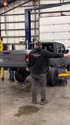 40 reactions · 3 comments | Before and after looks  check out the gladiator build! #offroadoverlandunlimited #jeepgladiator #buildingadventure #4x4 #offroadshop #jeeps #motobilt | Offroad & Overland Unlimited | Facebook