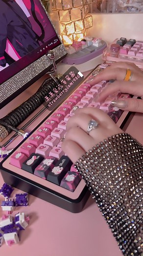 . @UnikeysOfficial UNIKEYS X HMX PURPLE DAWN LINEAR SWITCH FACTORY LUBED EDITION 55g Thocky clean touch! link in bio and pls feel free to use my discount code: strawberryjam . Mjong65 Aluminum customized Mechanical keyboard . @KiiBOOM number pad link in bio . Tianxinbingyuan customized new cherry profile Keycaps（a little bit higher than cherry profile） . . .. Is this your vibe? Getting addicted to keebs tapping sounds. Crazy obsessive satisfying keebs. #asmr #keyboardasmr #keyboard #customizedke