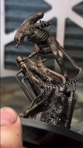 Speed painting an Aliens Xenomorph