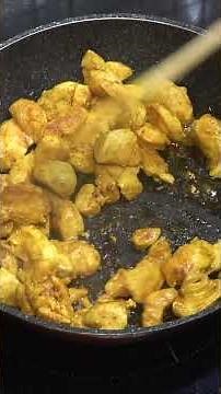 This Chicken Jalfrezi Hits Hard #chicken #indianfood #easyrecipes