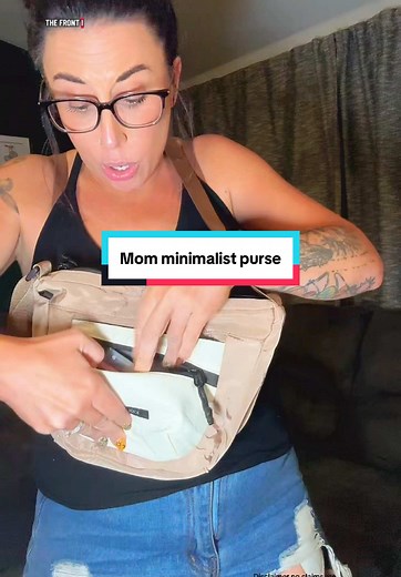 Colorblock Crossbody Purse. Designed with a minimalist shape and sporty style, this multicolor bag is lightweight, practical, and the perfect statement piece for casual outfits all season long. #ColorblockCrossbody #Fall2025Fashion #MulticolorPurse #CasualChicStyle #MinimalistBag