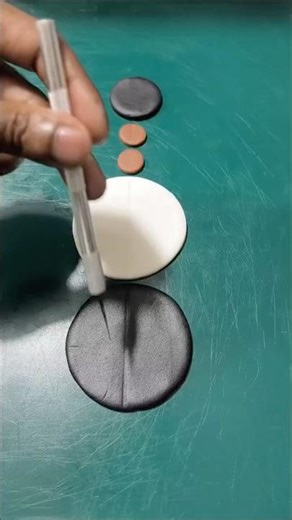 Quick 2D Fondant Penguin Tutorial