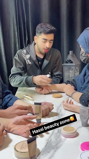 Base method foundation apply karna karna ka tarika #base #foundation #beautytok #beauty #tipsandtricks #tiktokpakistan #viral #fypシ゚viral #foru #forupage #salon #templatecapcut #hassibeautyzone🥰 @TiktokPakistanOfficial @TikTok