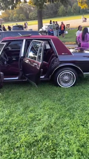 Box Head on Instagram: "For sell 1989 Chevy? It’s a 305 motor 415 in the trunk Suspension set for 28s￼ 41 inch sunroof The AC works great highway ready. ￼$14,000 Location Chicago #boxchevycapital #explore #bill🦉 #onmetv # ‼️‼️‼️‼️14k to play ‼️‼️‼️14k clean title 📈"