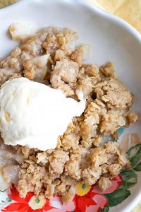 Classic Pear Crisp Dessert Recipe - Num's the Word