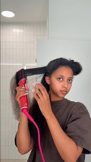 Using ​⁠‪@sharkbeauty‬ Glossi 2-in-1 tool #SharkPartner #SharkGlossi #braids