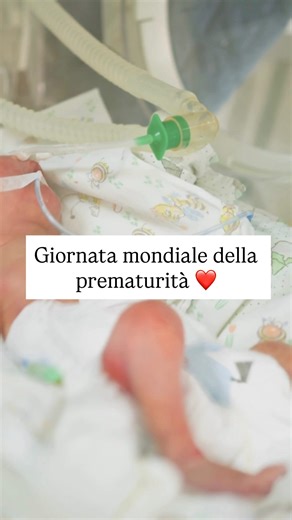Motivazione cristiana on Instagram: "Ci sono vite che iniziano prima del previsto. Così piccole da stare in una mano. Così fragili da far tremare il cuore. Eppure Dio non arriva mai in ritardo. È già lì, tra quei suoni ovattati, tra fili e monitor, accanto a ogni mamma che prega stringendo una copertina vuota, accanto a ogni papà che fa finta di essere forte. 👣 Anche i passi minuscoli hanno un senso nel Suo piano. Il Salmo 139 dice: “Sei Tu che mi hai formato nel grembo di mia madre…ancora info