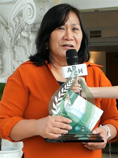 EXCELLENCE IN ADVISERSHIP 🌟🎓 WATCH: Most Outstanding Faculty Adviser Awardee Ella Oplas expresses gratitude for the recognition as she reflects on her role in strengthening Archers for UNICEF during the “14th Pillars of Lasallian Education Excellence Awards” today, January 30, at the Teresa Yuchengo Auditorium. #ARCHEVT #ARCH #ArchersNetwork #ConstellationsOfGuidance #LasallianMentorsWeek2026 #GroundActionsOfTomorrow