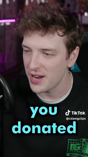 I let my chat roast me #cdawgva #cdawgvatwitch #cdawgvaclips #fyp #trashtaste #irl