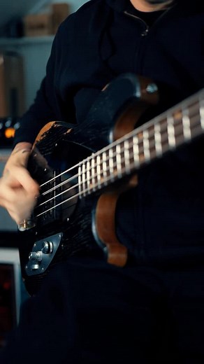 Our simplest and most stripped back bass amplifier still packs a punch, and is super portable too! The OriginAL EVO 300w bass head might be exactly what you need! #spotthevu | Ashdown Engineering