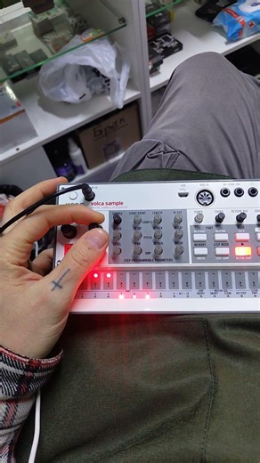 KORG Volca sample 2 × work house