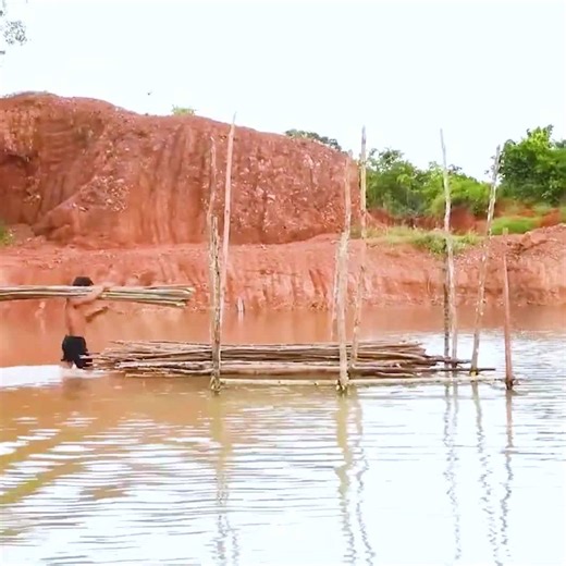 How did he build this floating house?
