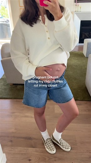The clothes must be worn! Even if they’re a lil tight hehe 💘🤰🏻 | pregnancy clothes
