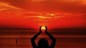 Benson Boone - Beautiful things (lyrics) Talented musical artist, Benson Boone has unleashed a new impressive studio track titled Beautiful Things for fans all over the world. This is a good news to die-hard fans of Benson Boone as this 03:00 minutes enchanting song is worth listening to. Benson Boone is a popular musical artist who is well known for releasing good songs and international standard masterpieces. Over the year Benson Boone has won many music awards and has bagged several endorseme